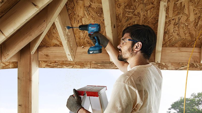 Bosch GSR 185-Li akku-boremaskine og skruemaskine med 2 x 2,0 Ah batterier