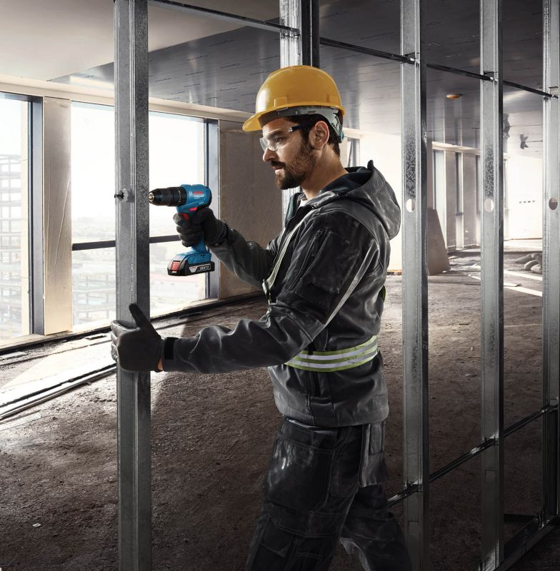 Bosch GSR 185-Li akku-boremaskine og skruemaskine med 2 x 2,0 Ah batterier