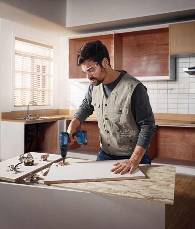 Bosch GSR 185-Li akku-boremaskine og skruemaskine med 2 x 2,0 Ah batterier