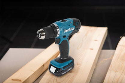 Makita LXT 18 V akku-boremaskine og skruemaskine med 1 x 1,5 Ah batteri