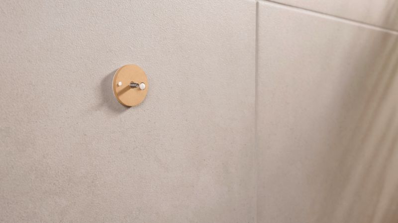 Tesa Moon håndklædeholder i mat sort uden boring