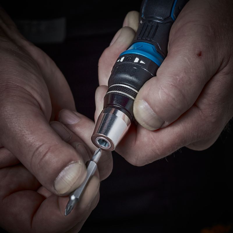 Erbauer 14-i-1 ratelskrue­trækker med bits