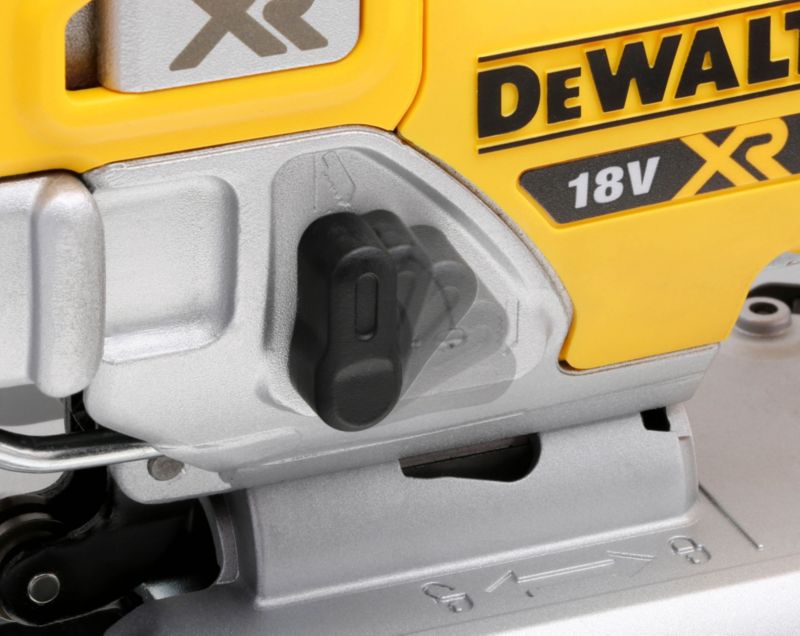 DeWalt 18 V XR DCS334N-XJ stiksav