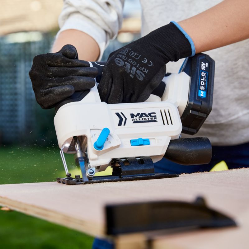 MacAllister 18 V stiksav med 1 x 2,0 Ah batteri