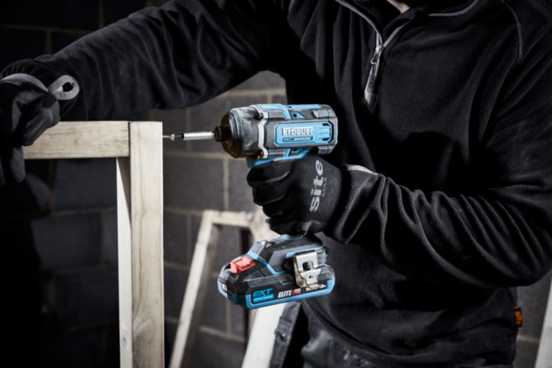 Erbauer 18 V slagboremaskine uden batteri