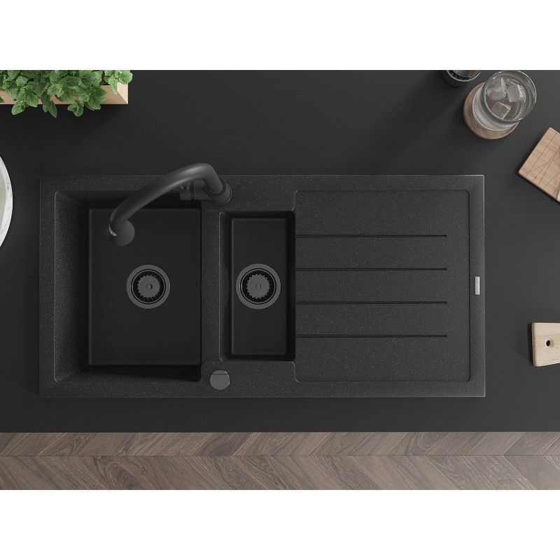 Granitsænke Mexen Andres 1,5-kammer med afløbsplade og Elia køkkenarmatur i sort/sølv, 1 sæt