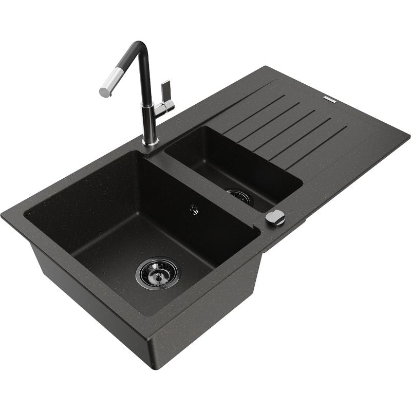 Granitsænke Mexen Matias 1,5-kammer med afløbsplade og Flora køkkenarmatur i sort/guld, 1 sæt