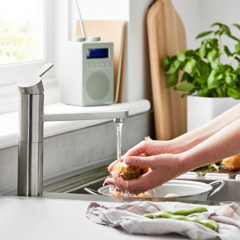 Romesco rustfri stålvask med 1 kum og afløbsplads samt tilbehør