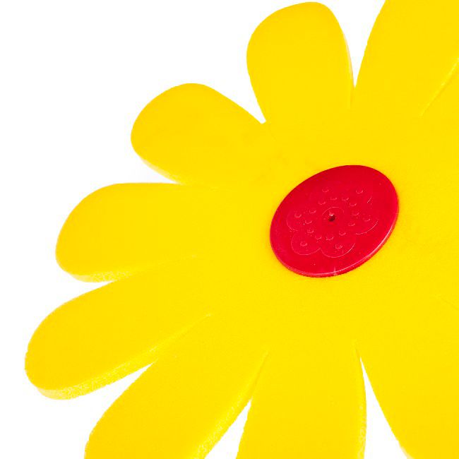 Robi zrasser Skør Tusindfryd med pæl