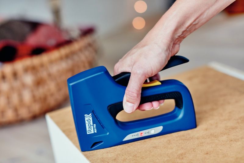 Aluminiumsrygget hæftepistol ALU753 Rapid